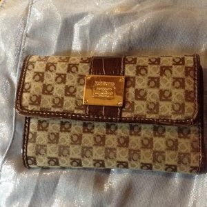 Liz Claiborne Four fold wallet