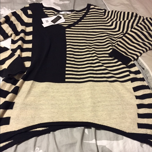 Last one🍁Adorable striped top - Picture 2 of 4