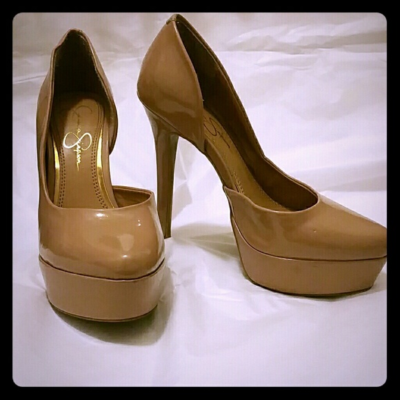 Jessica Simpson nude pumps!!