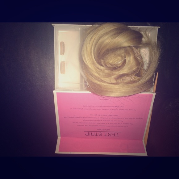 SOLD 🚫Blonde human hair extensions 20 inches