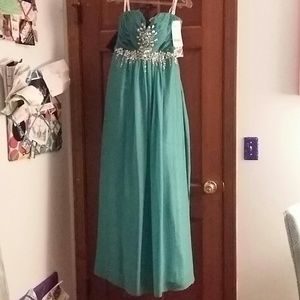 Studio 17 prom dress size 8 nwt8