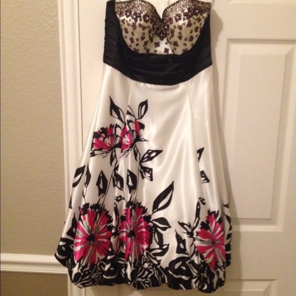 Strapless dress