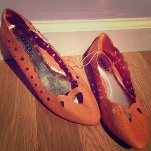 🚫SOLD🚫 Orange Flats