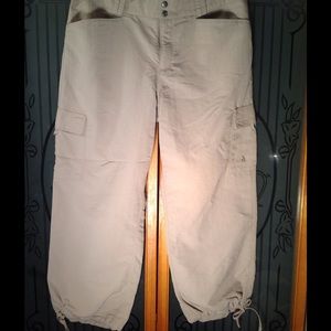 😍NorthFace Capris Size 12😍