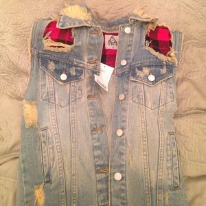 Super cool unif vest !