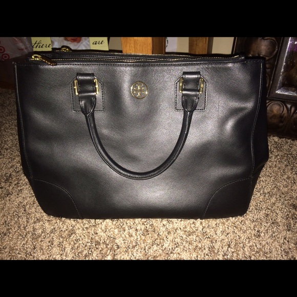 Tory Burch Handbags - 🚫HOLD!!!!!!!Tory burch Robinson double zip tote!!