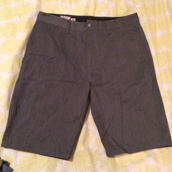 Volcom dark grey men's shorts - Picture 1 of 2