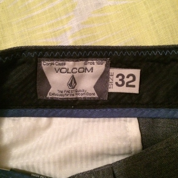 Volcom dark grey men's shorts - Picture 2 of 2