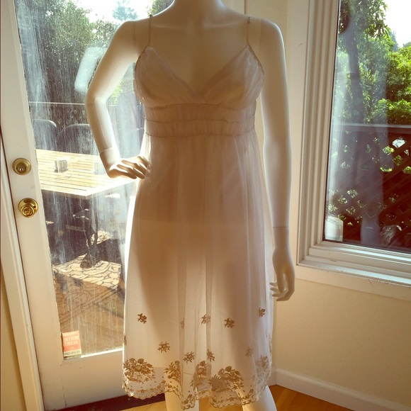 Betsey Johnson Dresses & Skirts - Betsey Johnson Silk w/ Lace Overlay Cocktail Dress