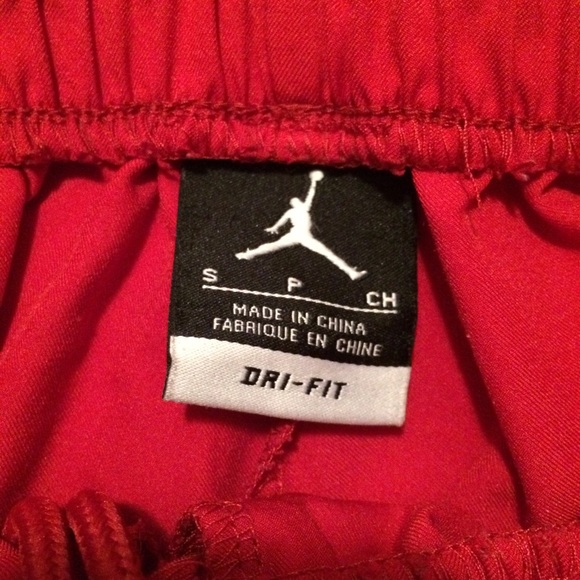 Red Nike men's basketball shorts - Picture 2 of 2