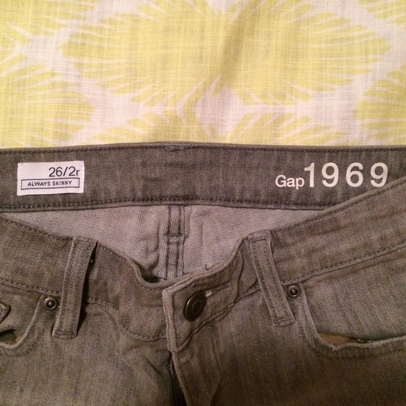 Grey Gap skinny jeans - Picture 2 of 2