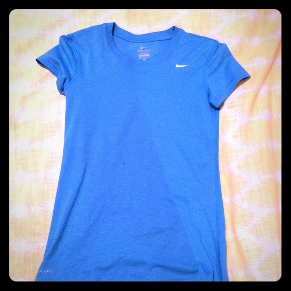 XS women's Nike Dri-Fit shirt - Picture 1 of 2