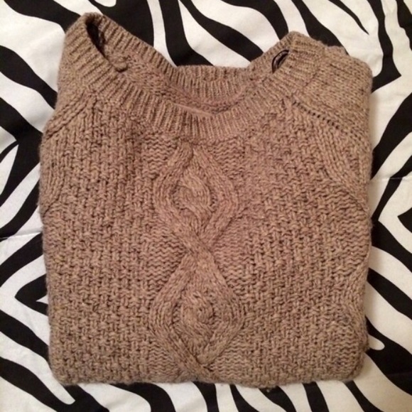 H&M Beige Sweater - Picture 4 of 4