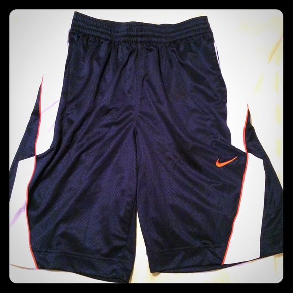 Nike men's basketball shorts - Picture 1 of 2