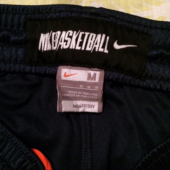 Nike men's basketball shorts - Picture 2 of 2