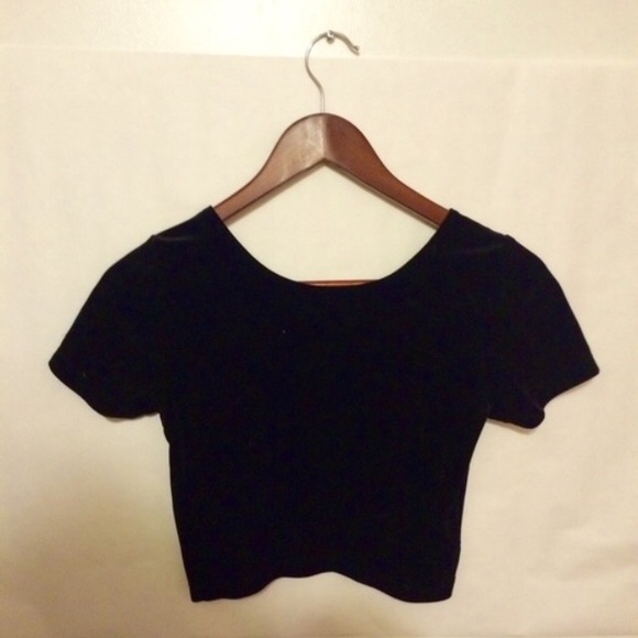 F21 Black Velvet Crop Top. - Picture 2 of 3