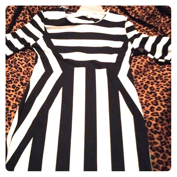 Black and white bodycon dress