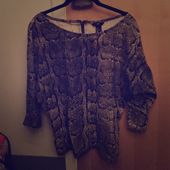 Brown snake pattern 3/4 quarter sleeve shirt