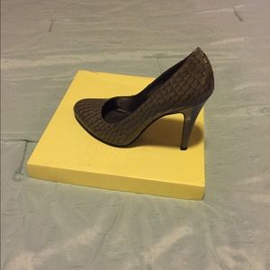 High heel shoes