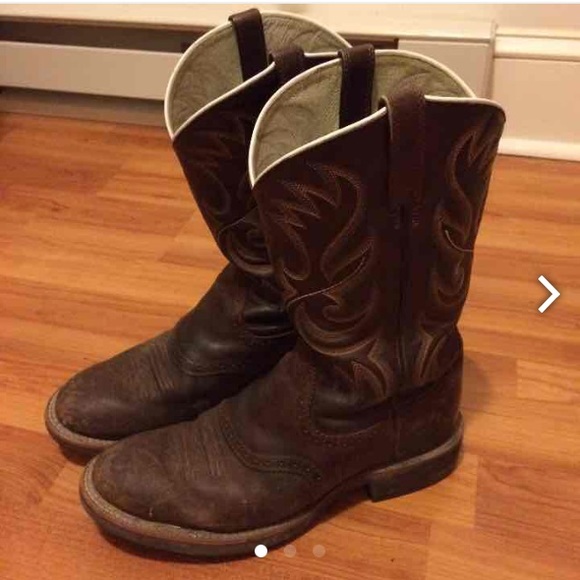 Ariat Shoes - Ariat  cowboy boots 👢👢👢