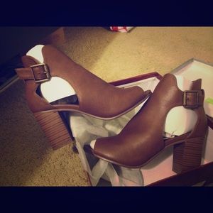 Brown Open toe heeled sandal