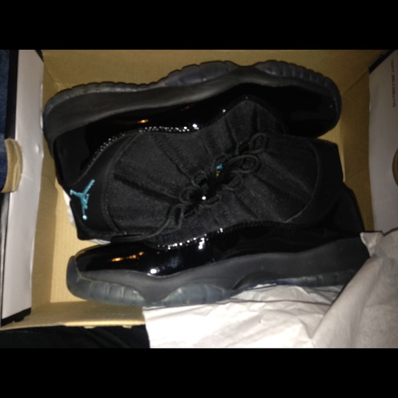 Jordan 11 retro basketball shoe gamma blue/black