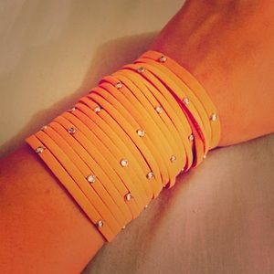 ✨Colombian leather bracelet with studs ✨