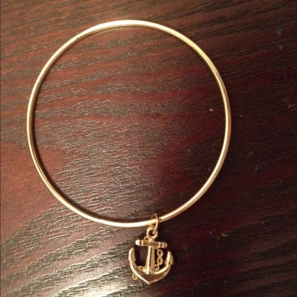 Anchor bracelet