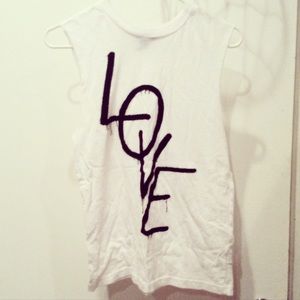 Love muscle tee
