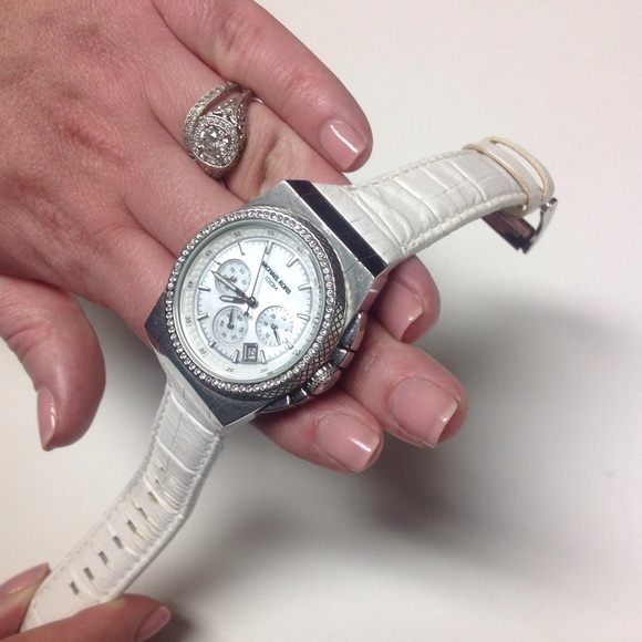 Michael Kors Watch - Picture 2 of 5