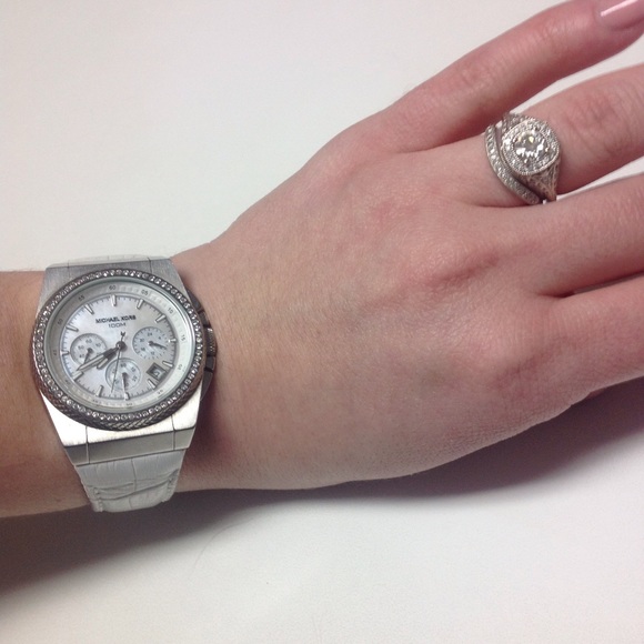 Michael Kors Watch - Picture 5 of 5