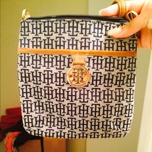 Tommy Hilfiger crossbody purse