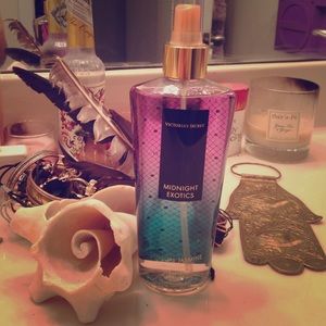 Victoria's Secret Sensual Jasmine fragrance mist