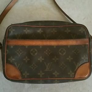 Authentic Louis Vuitton Cross Body Handbag