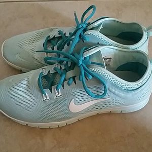 Womens Nike Free Runs 5.0