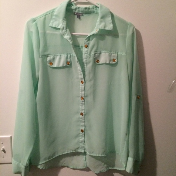 Adorbale Button-up top - Picture 1 of 2