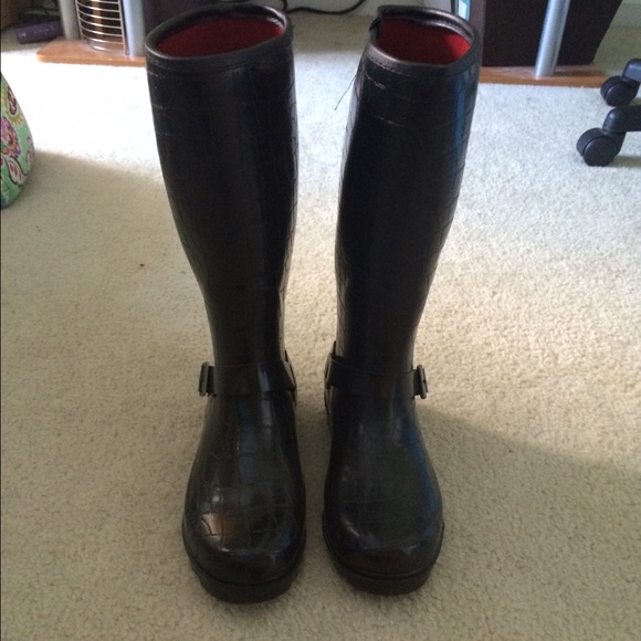 Black rain boots
