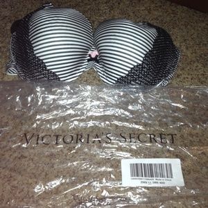 NWT 40D VS bra