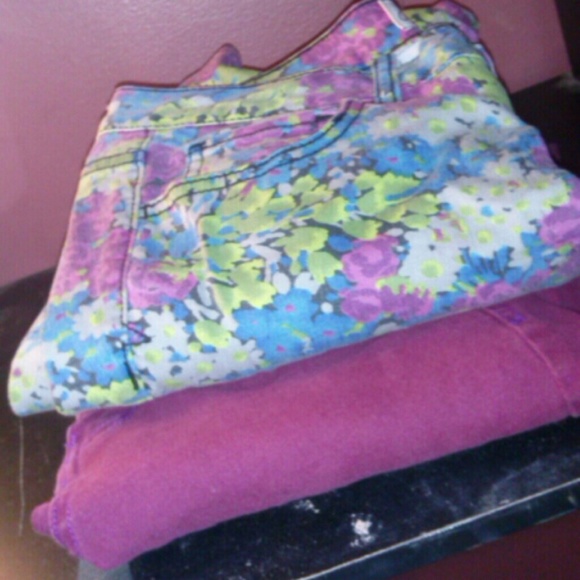 A lot of 2 Rue 21 jeans. - Picture 1 of 1