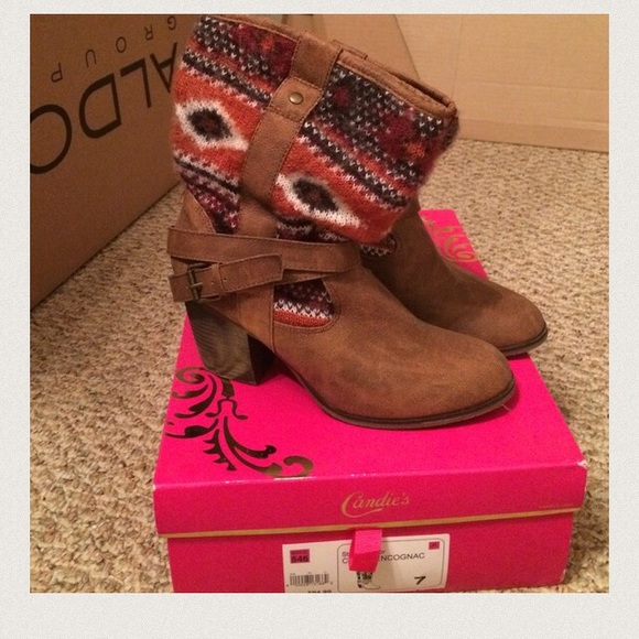Candies cognac knit booties. - Picture 4 of 4