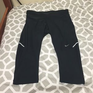 ($17) All Black Nike Filament Capri Tights