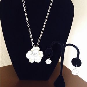 NWOT Statement Necklace