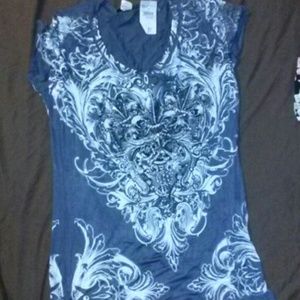 Grey shirt from buckle