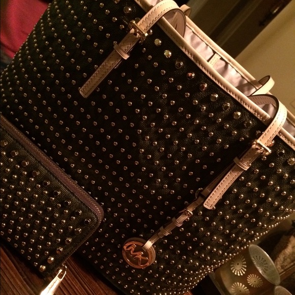 Michael Kors Studded tote - Picture 3 of 3