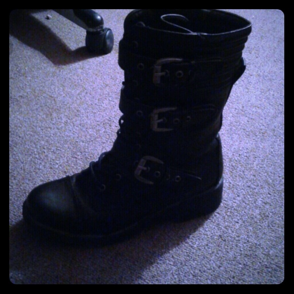 Comback boots - Picture 1 of 3