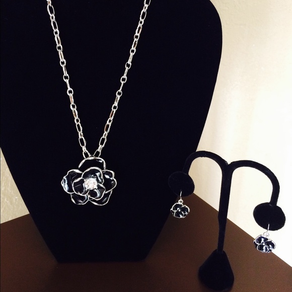 NWOT Statement Necklace