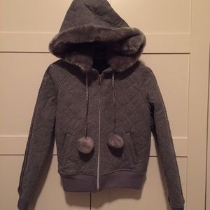 Bebe sport gray quilted jacket with faux fur