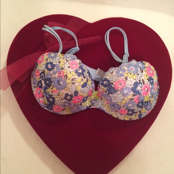 New 32 D padded Demi ,Victoria secret