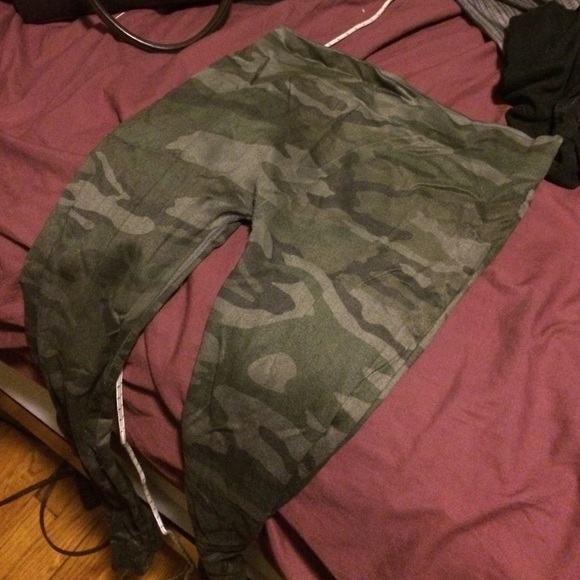 Camo leggings