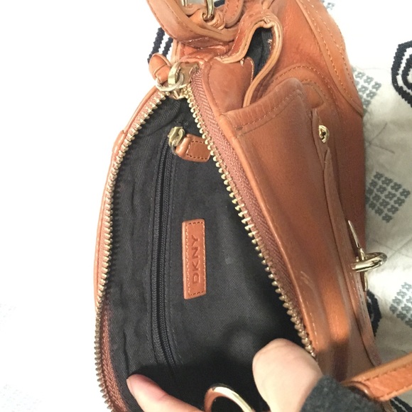 Brown DKNY Baguette handbag - Picture 3 of 4